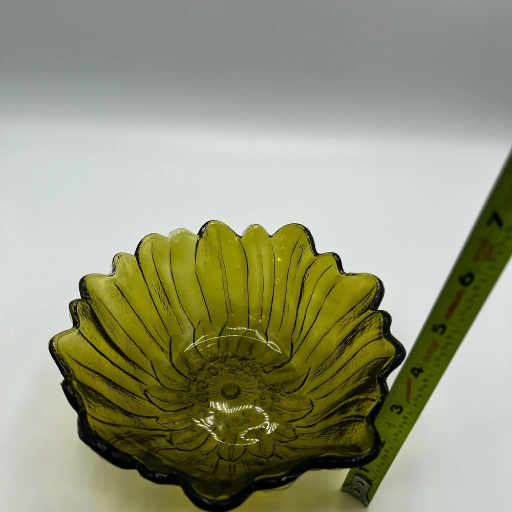 Vintage Indiana Glass Carnival Glass Avocado Green Sunflower/Lily Pons Bowl